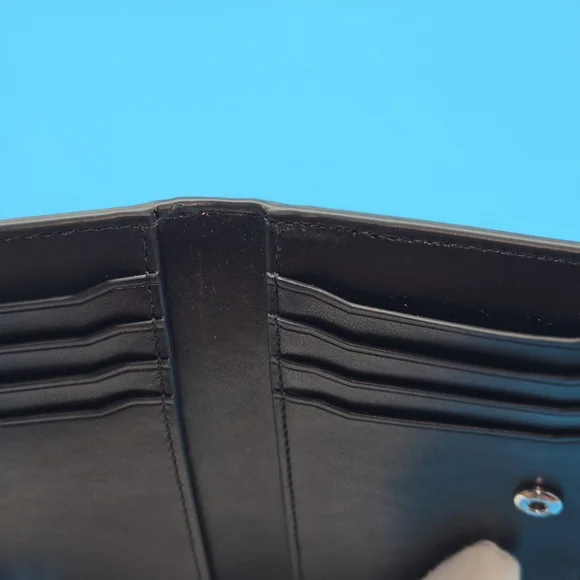 Marc Jacobs Black and White Logo Wallet - Picture 4 of 6